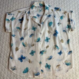 Vintage Paradise Bay Women’s Camp Shirt Size M White Blue Butterflies USA Made